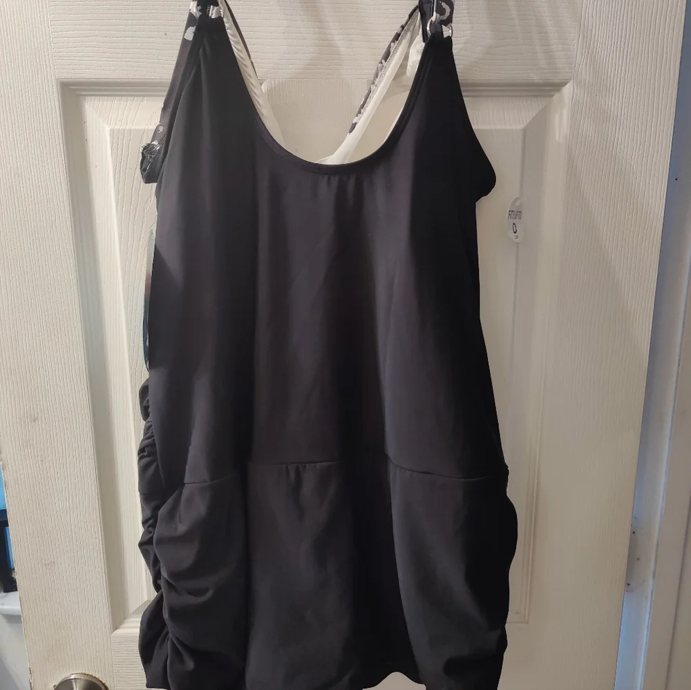 NWT Swim Solutions Black and White Plus Size 20W One-Piece Swimsuit - Picture 5 of 9